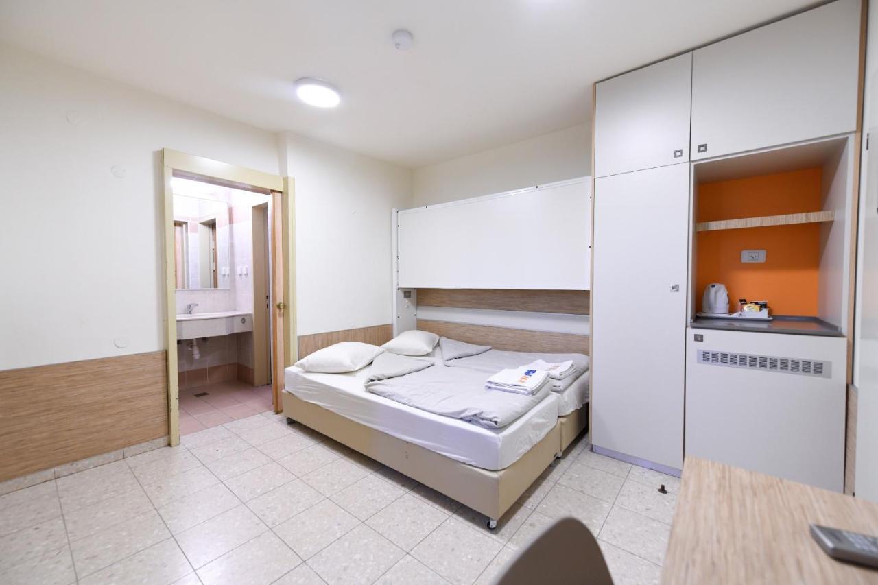 Hi - Arad Hostel Екстер'єр фото