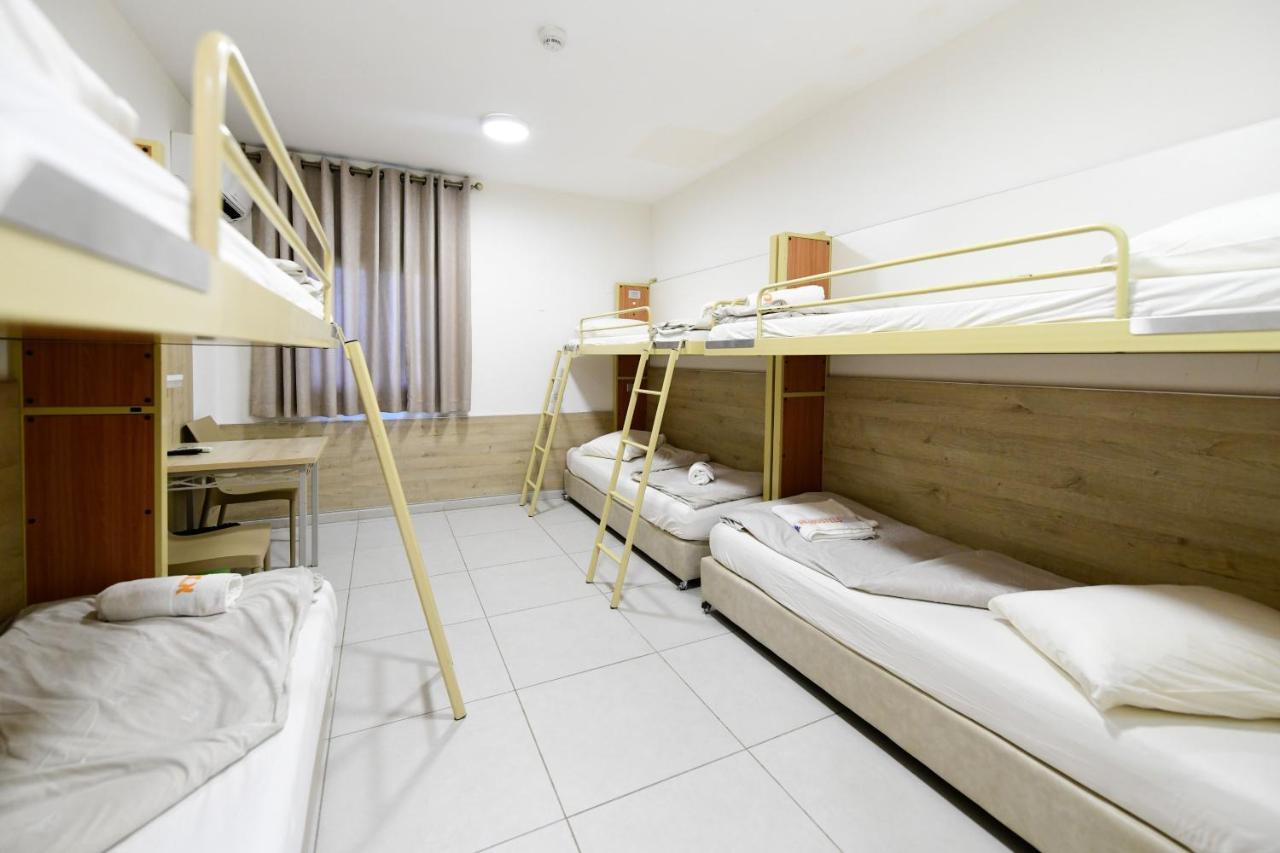 Hi - Arad Hostel Екстер'єр фото